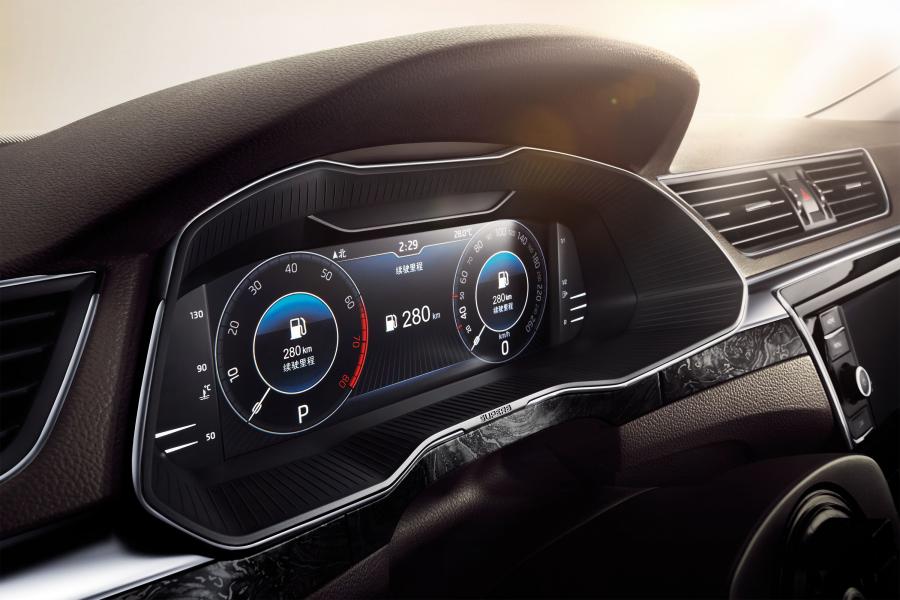 Панель приборов Skoda Superb 2019 года  (CN) (фото 6 из 7)